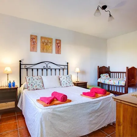 Sleeps 6 Pool Wifi Willa Tinajo